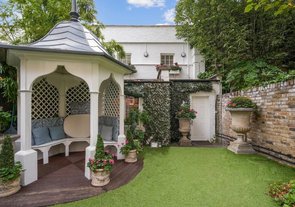 62080_UK-S-40447_IMG_17_0000