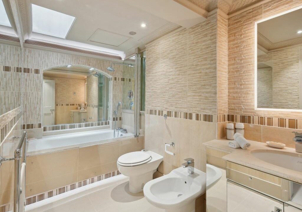 62080_UK-S-40447_IMG_18_0000